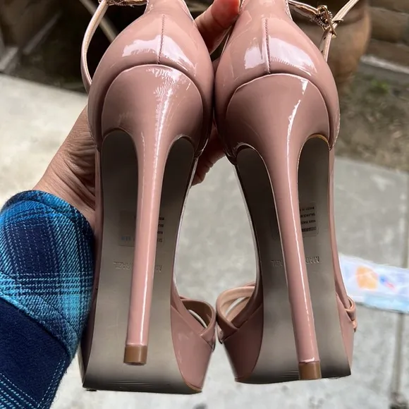 Steve Madden Women's “Cassandra” Cream platform Strappy 5” heels size 8.5