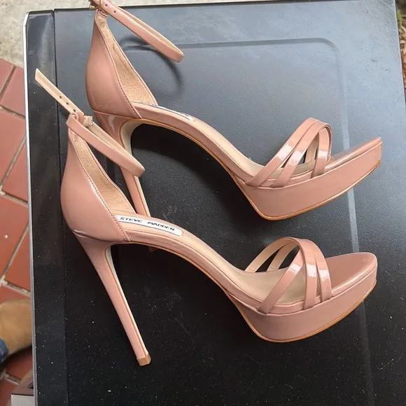 Steve Madden Women's “Cassandra” Cream platform Strappy 5” heels size 8.5