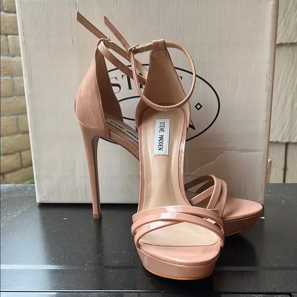 Steve Madden Women's “Cassandra” Cream platform Strappy 5” heels size 8.5