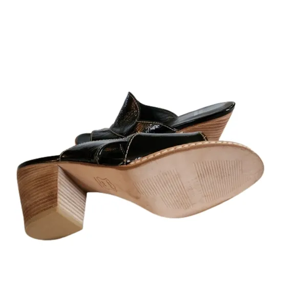 STUART WEITZMAN BLACK PATENT LEATHER MULES