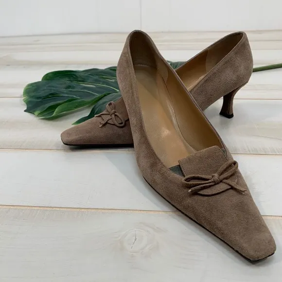 Stuart Weitzman Brown Suede Pointed Toe Heels 7.5