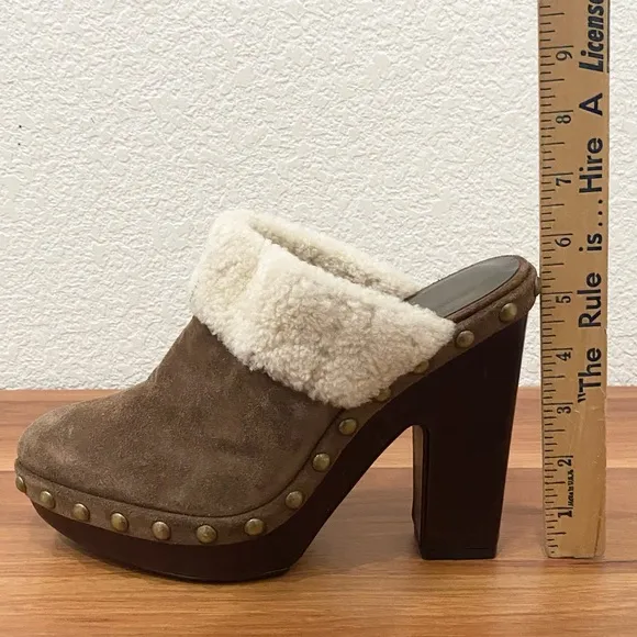STUART WEITZMAN Depot Shearling Clogs in Cigar Fur Studded Heeled Clogs Size 9.5