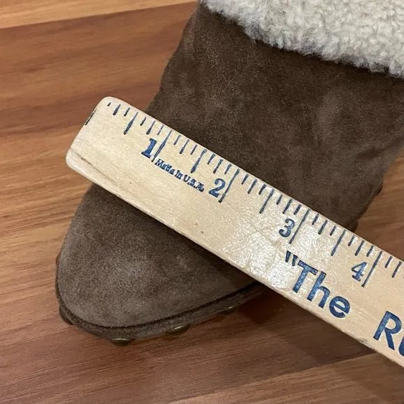 STUART WEITZMAN Depot Shearling Clogs in Cigar Fur Studded Heeled Clogs Size 9.5