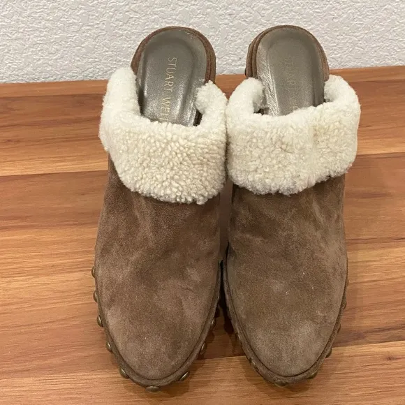 STUART WEITZMAN Depot Shearling Clogs in Cigar Fur Studded Heeled Clogs Size 9.5
