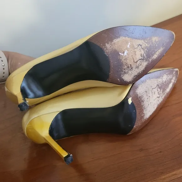 STUART WEITZMAN Gold Patent Leather Pointed Toe 4&quot; Pump Heels(10)