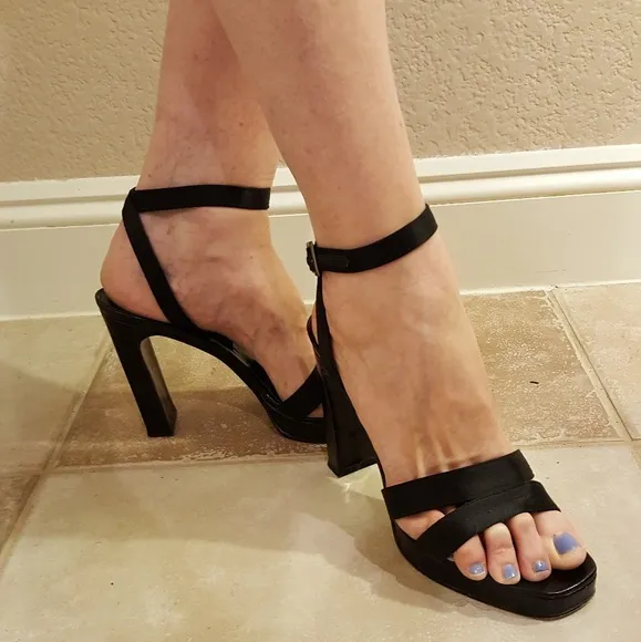 🖤STUART WEITZMAN HEELS🖤