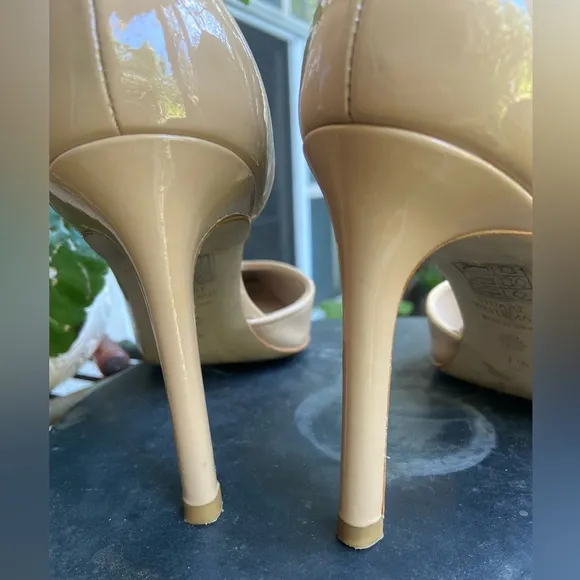 Stuart Weitzman Patent Leather Pumps. Size 7 1/2.