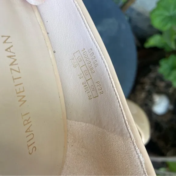 Stuart Weitzman Patent Leather Pumps. Size 7 1/2.