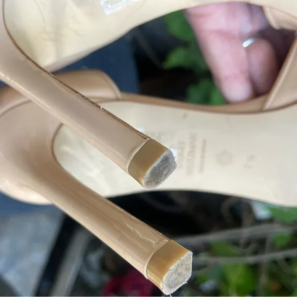 Stuart Weitzman Patent Leather Pumps. Size 7 1/2.