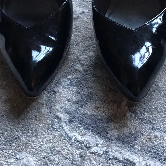 Stuart Weitzman patent pumps