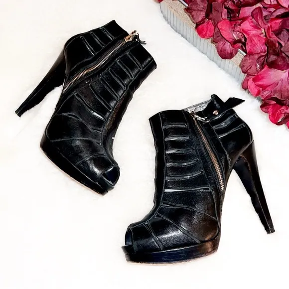 STUART WEITZMAN Platform Gladiator Peep Toe Heel