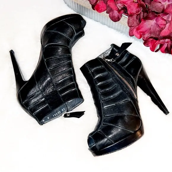 STUART WEITZMAN Platform Gladiator Peep Toe Heel