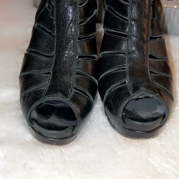 STUART WEITZMAN Platform Gladiator Peep Toe Heel