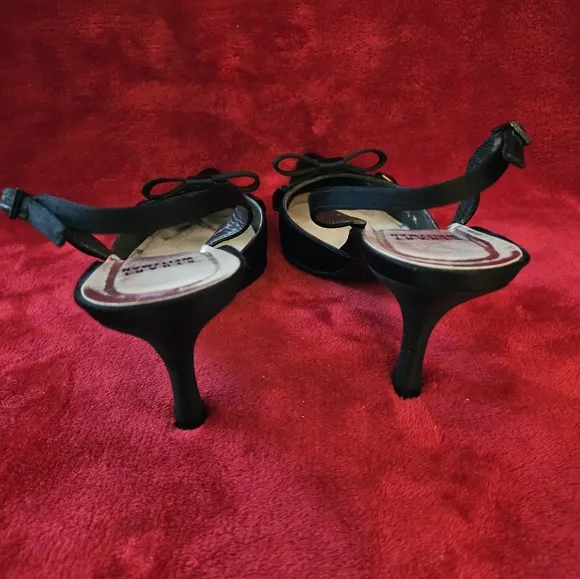 Stuart Weitzman Women Black Slingback Heels Pointed Toe-Size 8.5M