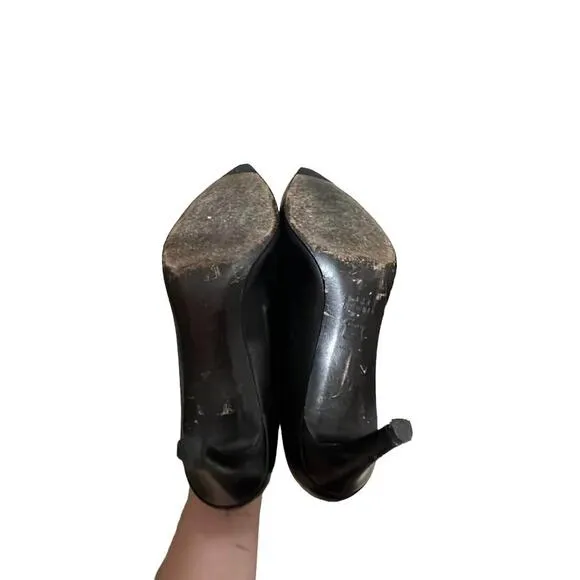 Stuart Weitzman Women's Pointed Toe Slip On Black Pump Heels Size 6
