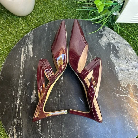 STUART WEITZMANCutout Patent Mule Cabernet Patent$210 women size 7 gently used