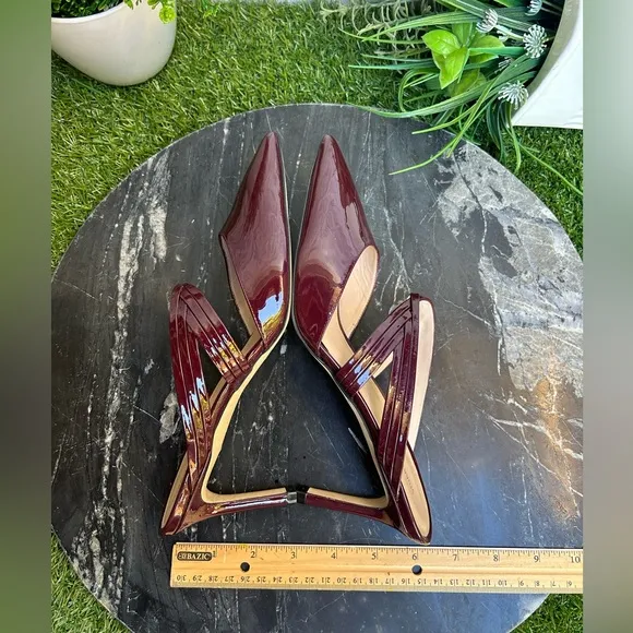 STUART WEITZMANCutout Patent Mule Cabernet Patent$210 women size 7 gently used
