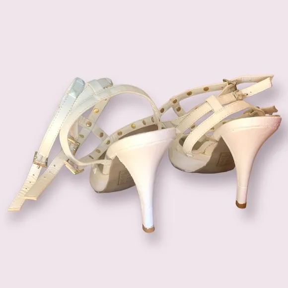 🗯Stud Strappy heels🗯