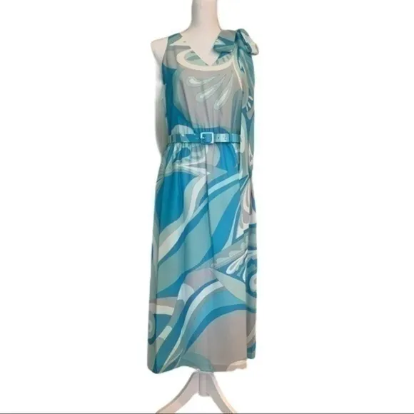 Summer perfection! W by WORTH Shoulder Tie blue/white Paisley…