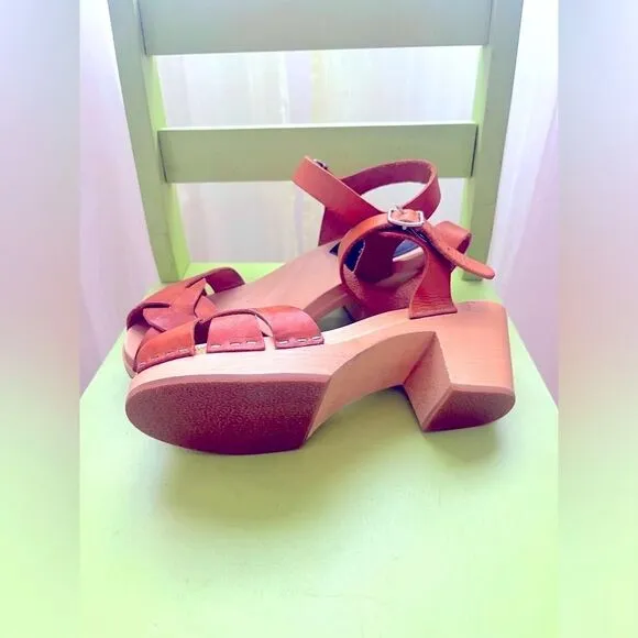 Swedish Hasbeens Kringlan ClogSandals; Great condition! Size 36