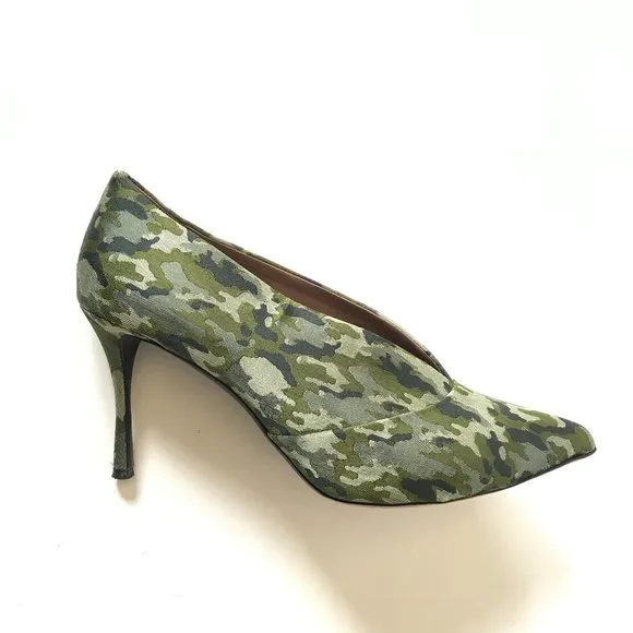 Tabitha Simmons Camo Heels Pumps Womens 39 9 Green Pointed Toe Camouflage Bootie