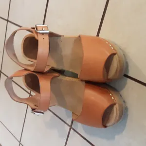 Tan Leather Mules with Wooden Platform Sole GENUINE LEATHER