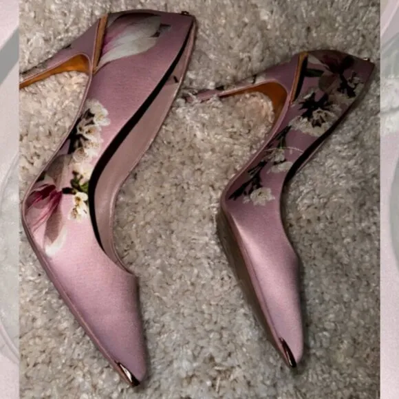 Ted Baker Womens Size 38.5 Pointed Toe Stiletto Heels Slip On Pumps Floral Pink