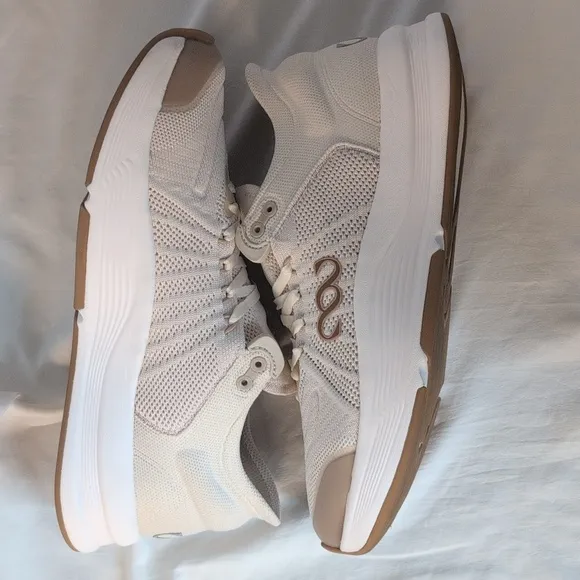 The Felix Runner Sneakers Sz 10 Like New