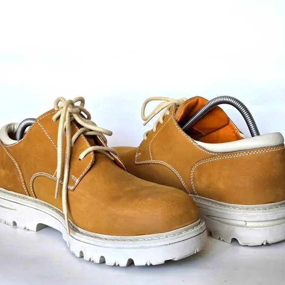 Timberland  wheat nubuck leather plain-toe casual oxfords size 11.5