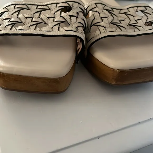 Tory Burch Basketweave Clogs - brand new - leather size 11
