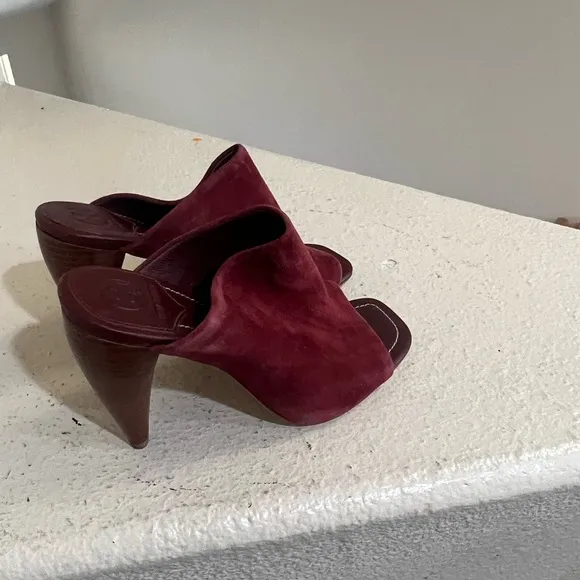 Tory Burch‎ Maroon Red Ellis Suede Thick Heeled Mules Sandals Open Toes Size 7