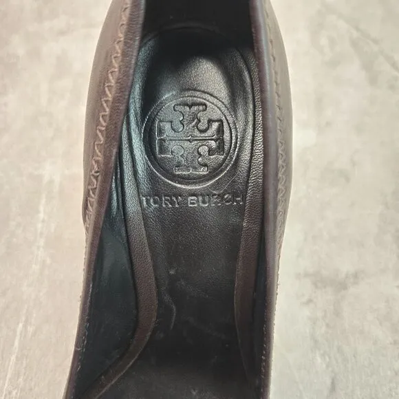 Tory Burch Sophie Wedge Pumps Sz 6 Brown Leather Gold Logo High Heel Dress Shoes