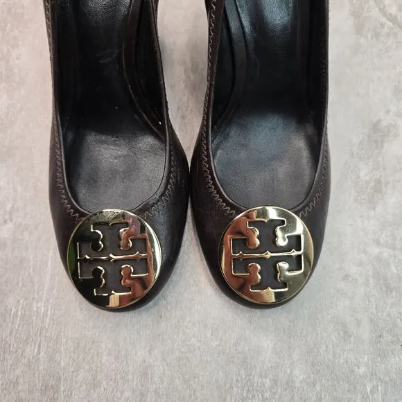 Tory Burch Sophie Wedge Pumps Sz 6 Brown Leather Gold Logo High Heel Dress Shoes