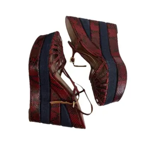 Tory Burch Wedge 8.5 Red Blue Snakeskin Print Sandal Heels Strappy Peep