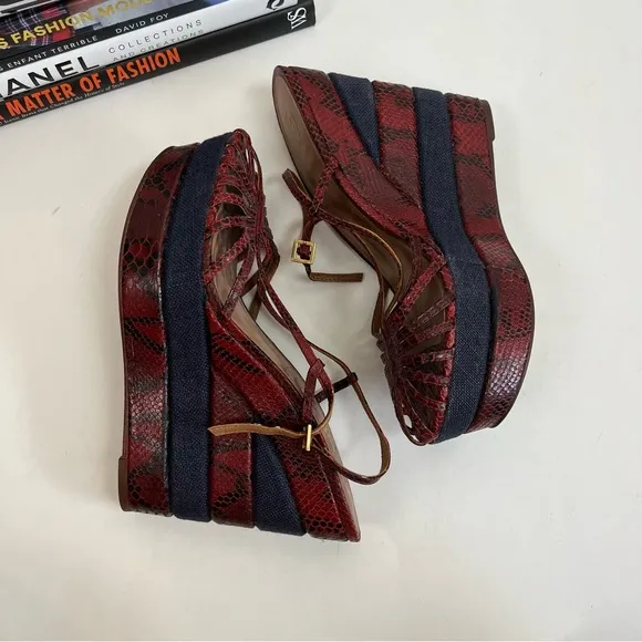 Tory Burch Wedge 8.5 Red Blue Snakeskin Print Sandal Heels Strappy Peep