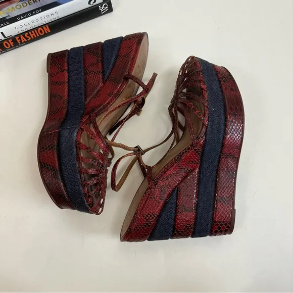 Tory Burch Wedge 8.5 Red Blue Snakeskin Print Sandal Heels Strappy Peep