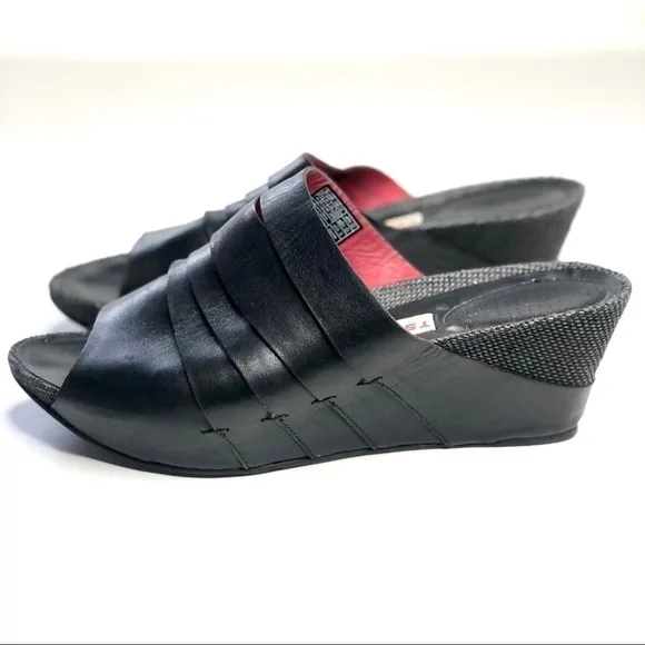 Tsubo Elger black peep toe platform wedge mules leather fabric size 10