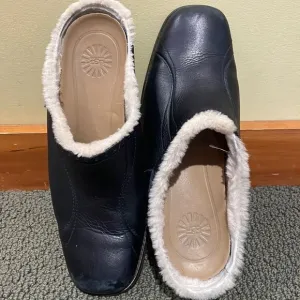 UGG Black Leather Mules woman’s 8 Square Toe