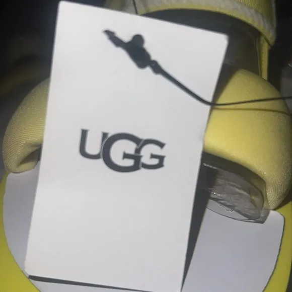 UGG Kids Zuma Sling Sandal | Lemonade | Size 1 Kids/Girls | NEW!!!🍋