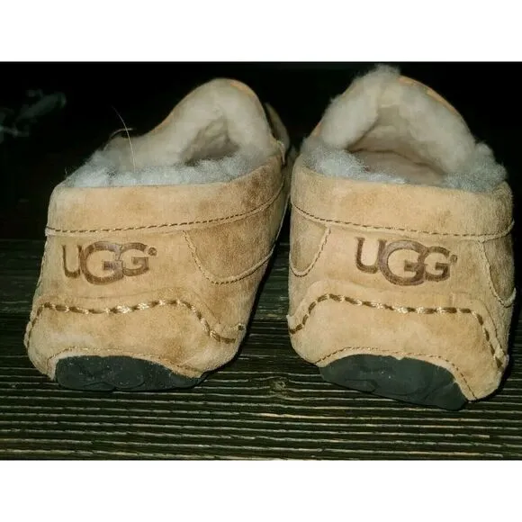 UGG Suede Leather Moccasin Slippers Indoor Outdoor Comfort Tan Size