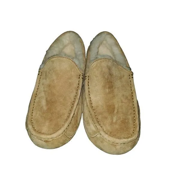 UGG Suede Leather Moccasin Slippers Indoor Outdoor Comfort Tan Size
