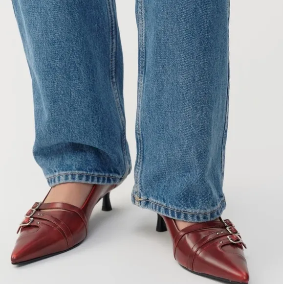Vagabond Red Heels with Pointed Toe and Straps Size 36EU 6US