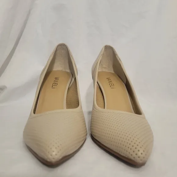 Vaneli Women's Cream Leather Stiletto Heels Pumps Size 7N