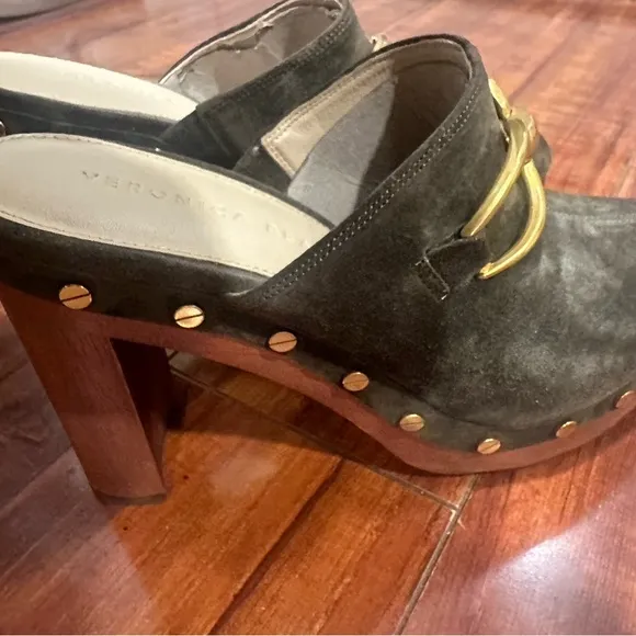 Veronica Beard Brown Giles olive Suede Mules size 6 M