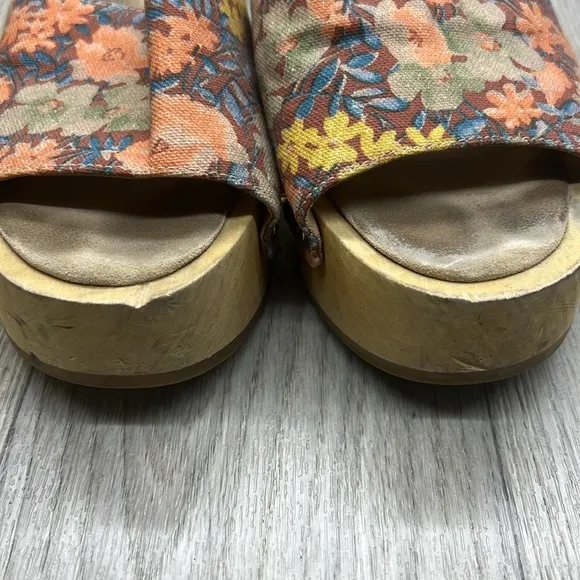 Veronica Beard Hannalee Floral  Heeled Open Toe Clogs Mules