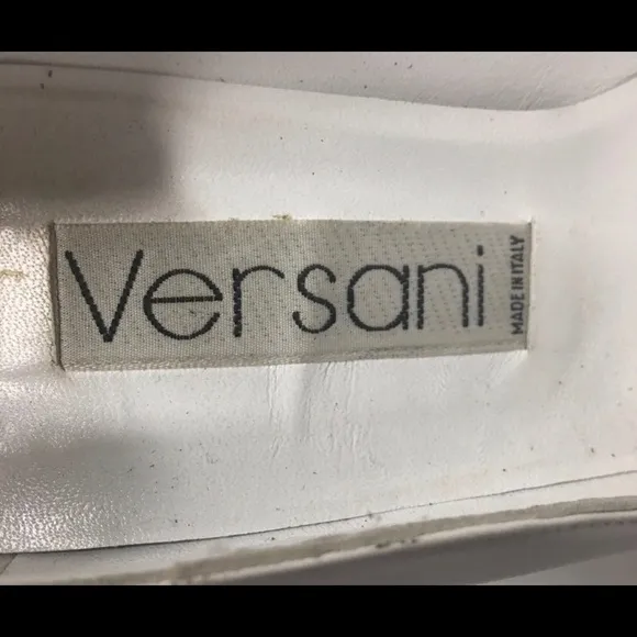 VERSNAI BLACK AND WHITE HEELS