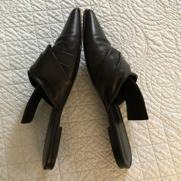 Via Spiga Birgit pointed toe black leather mules. Size 8.5