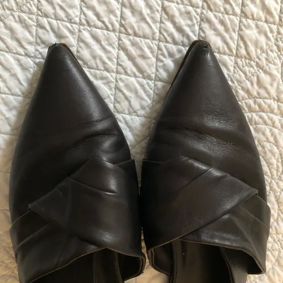 Via Spiga Birgit pointed toe black leather mules. Size 8.5