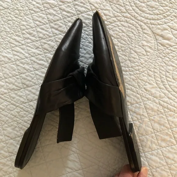 Via Spiga Birgit pointed toe black leather mules. Size 8.5