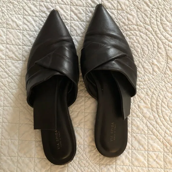 Via Spiga Birgit pointed toe black leather mules. Size 8.5